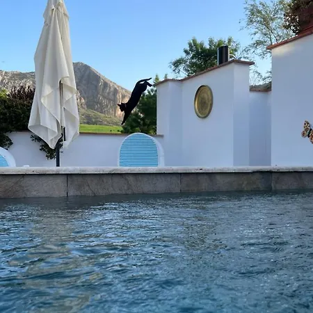 El Retiro Country house